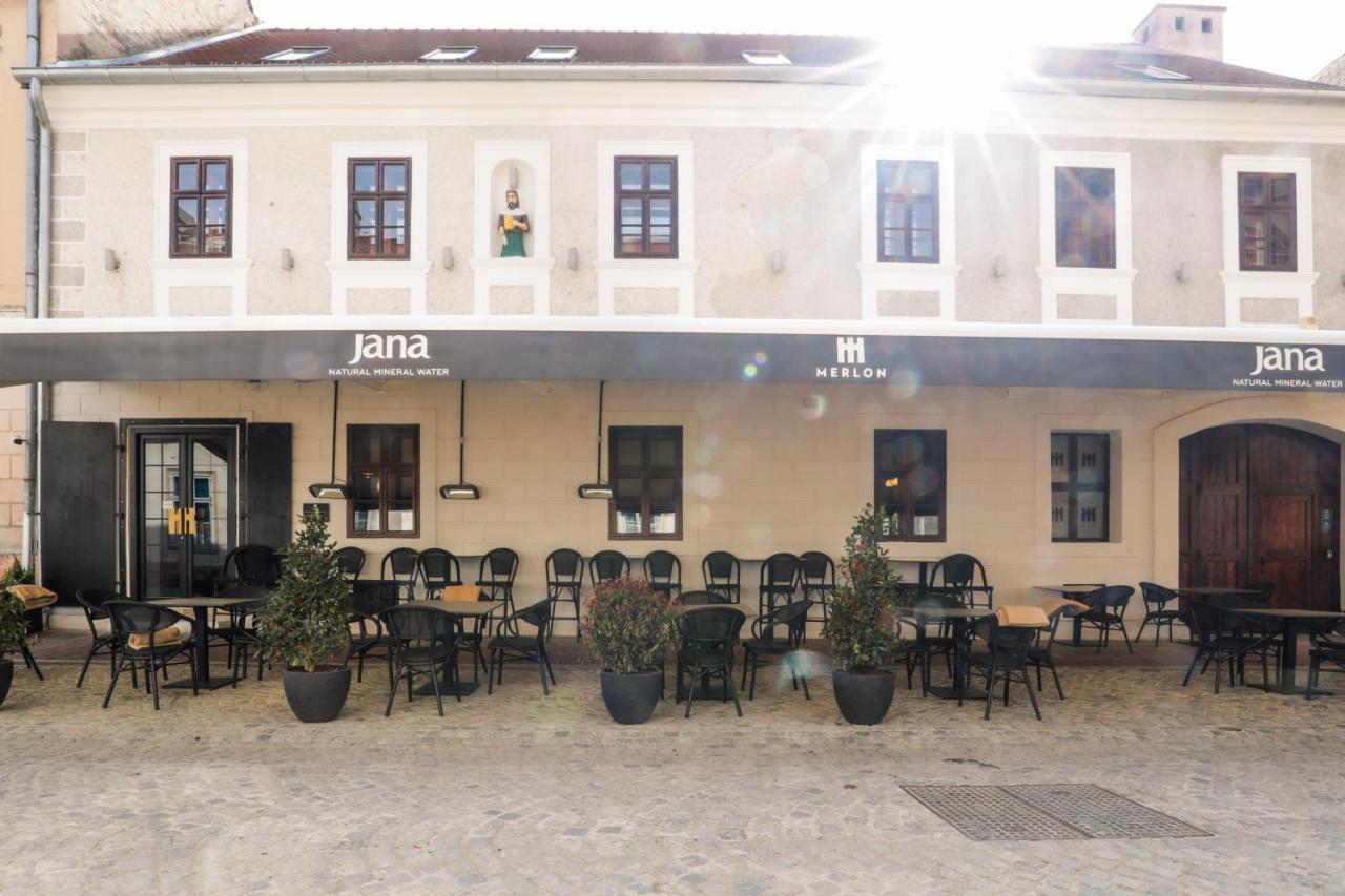 Sobe Merlon Ösek Dış mekan fotoğraf
